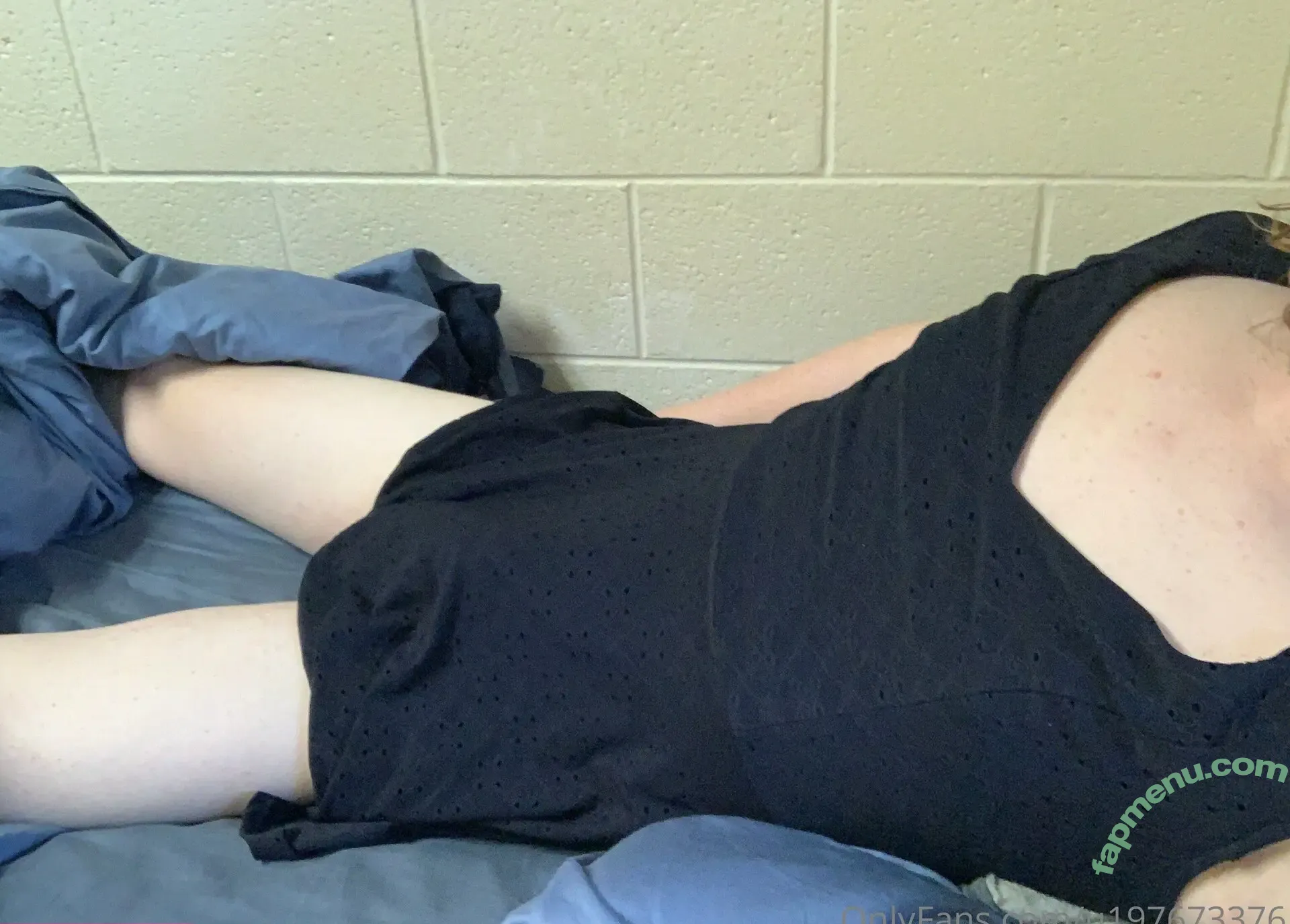 u197673376 nude photo #0018 (u197673376)