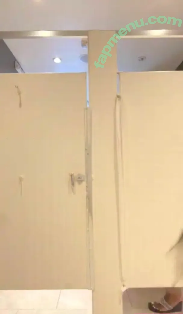 u214321637 nude photo #0003 (u214321637)