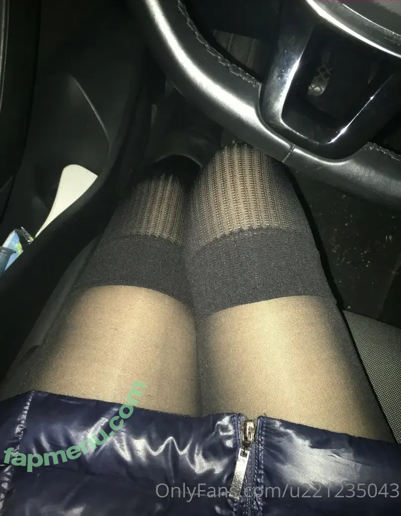 u221235043 nude photo #0002 (u221235043)