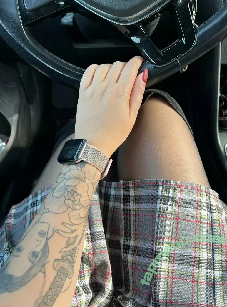 u221235043 nude photo #0006 (u221235043)