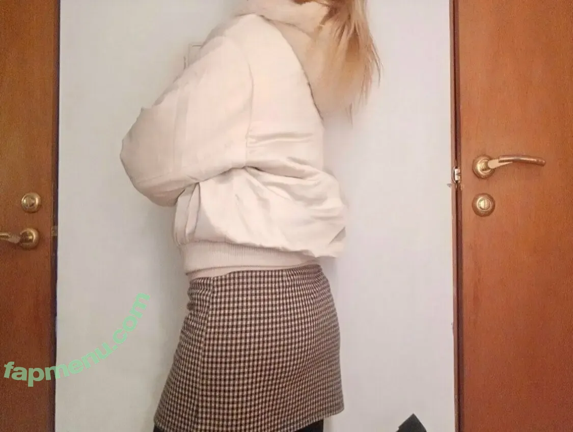 u334504253 nude photo #0032 (u334504253)