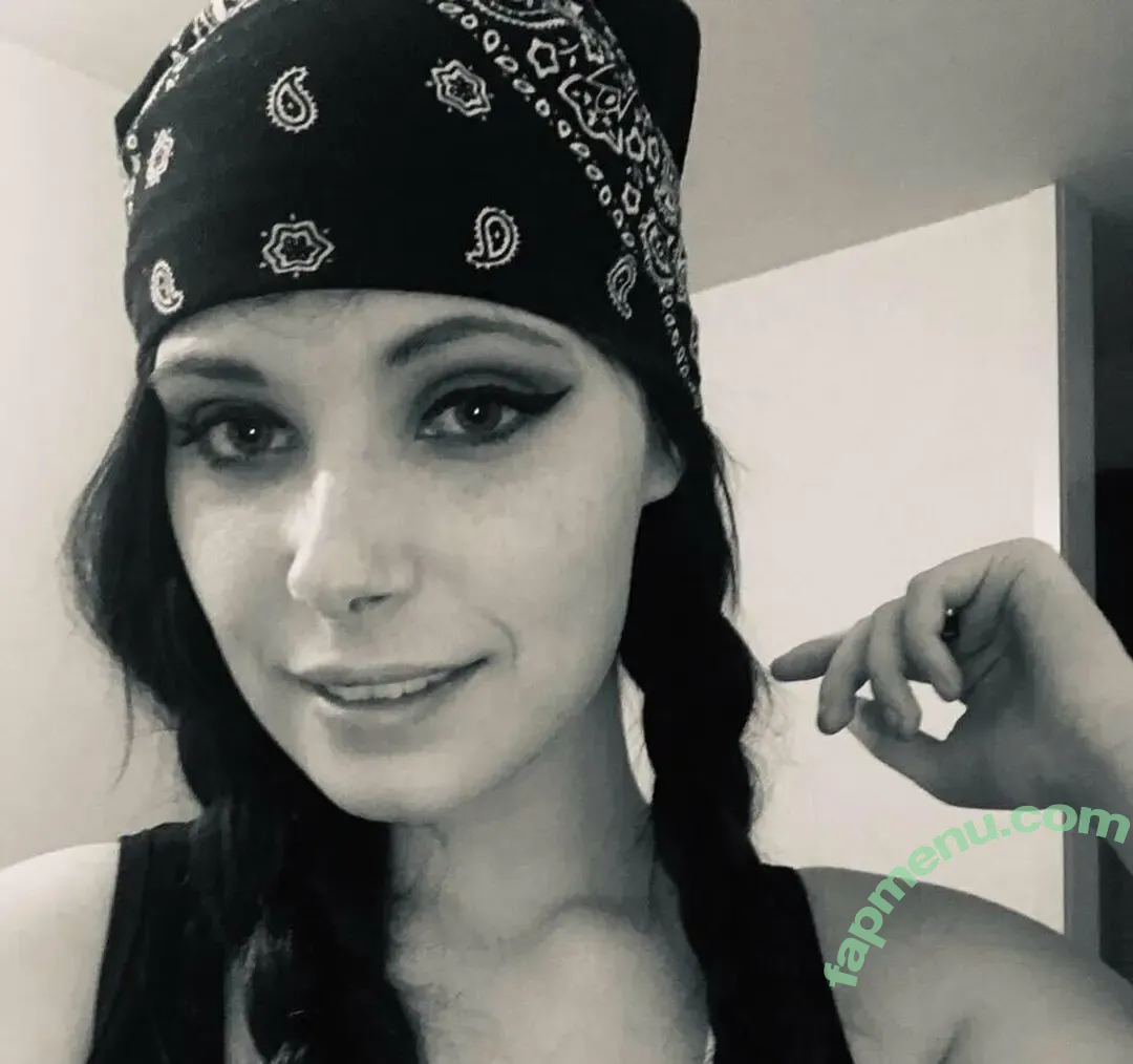 u422507713 nude photo #0005 (u422507713)