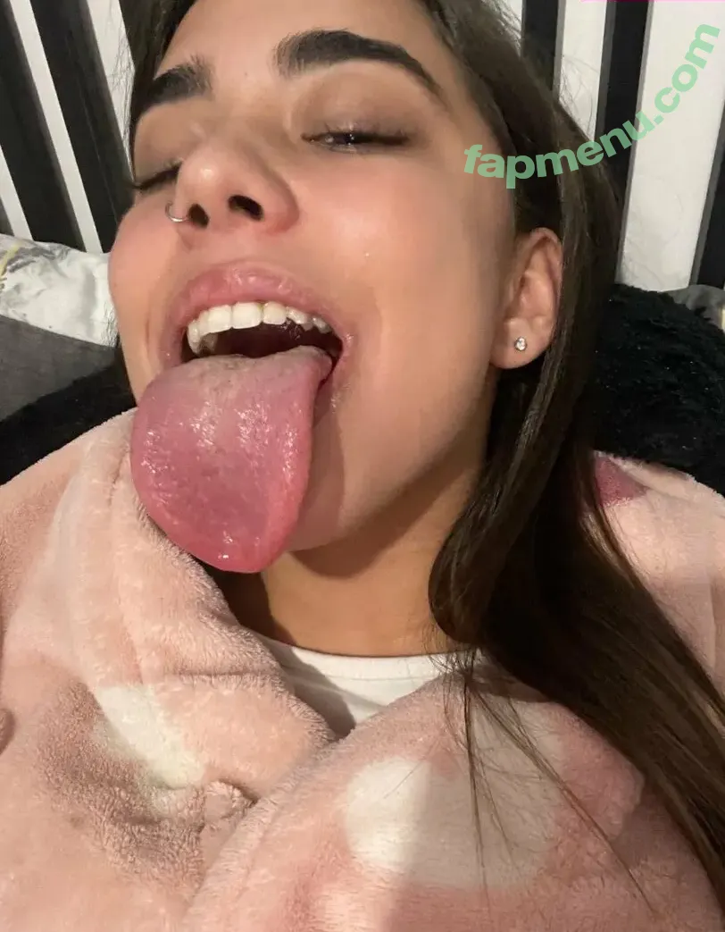 u489105211 nude photo #0035 (longuetongueegirl_ / noaablaancoo)