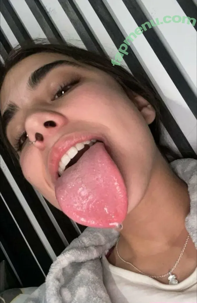 u489105211 nude photo #0036 (longuetongueegirl_ / noaablaancoo)