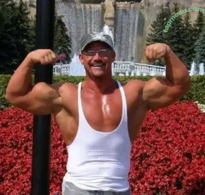 u7945573 / bobdonoghue nude photo #0047