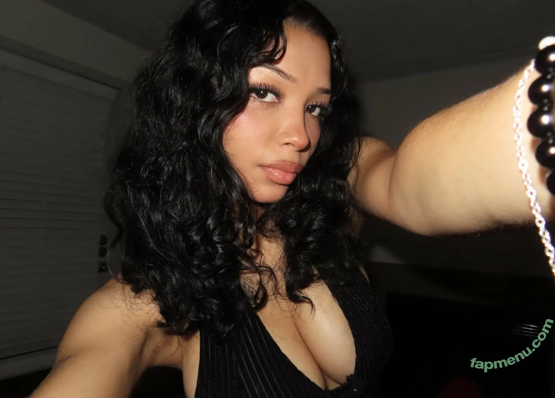 Uculdcme nude photo #0040 (aimsbox / uculdcme_)