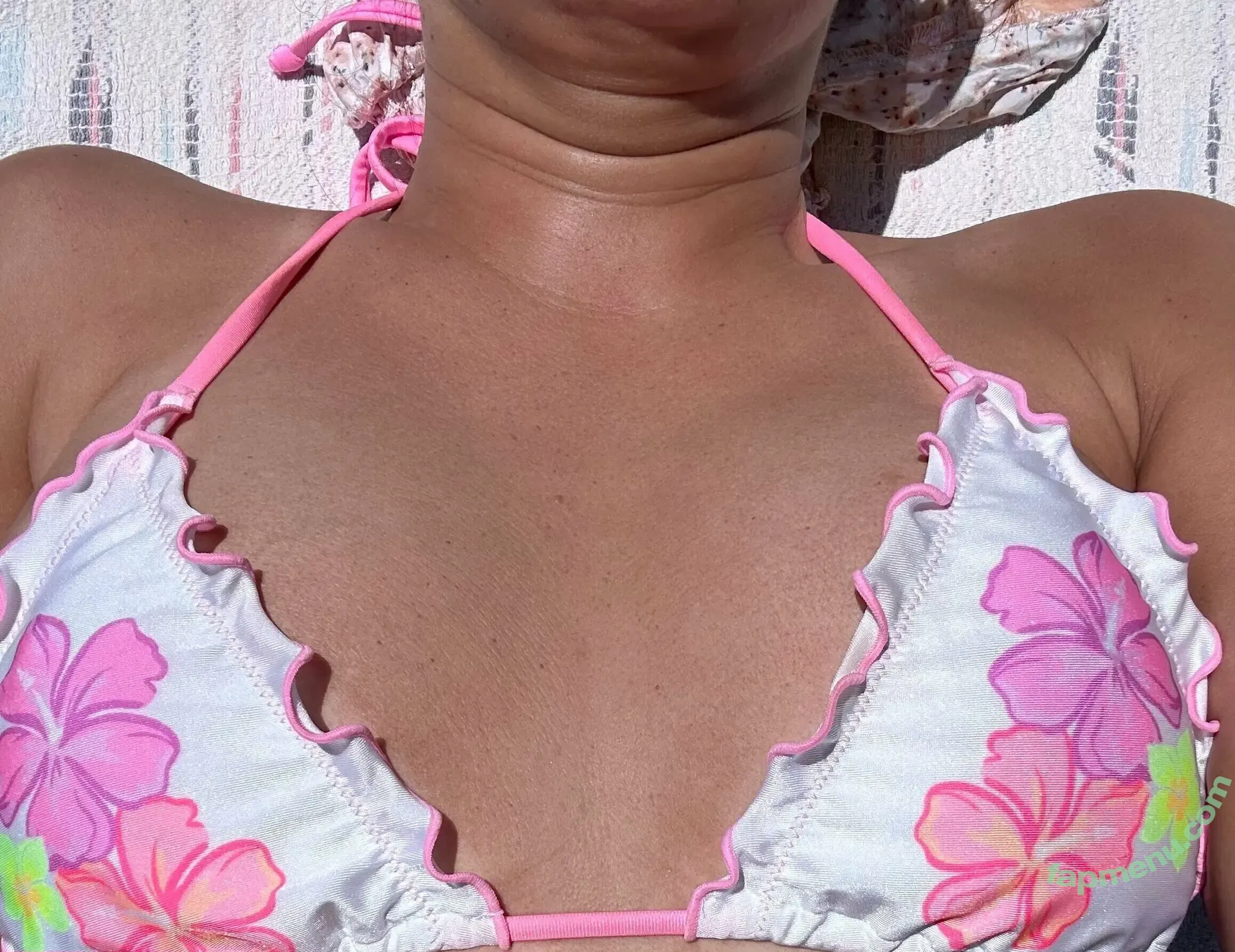 ughughughx3 nude photo #0086 (32ughughh / caaaaityyyy)