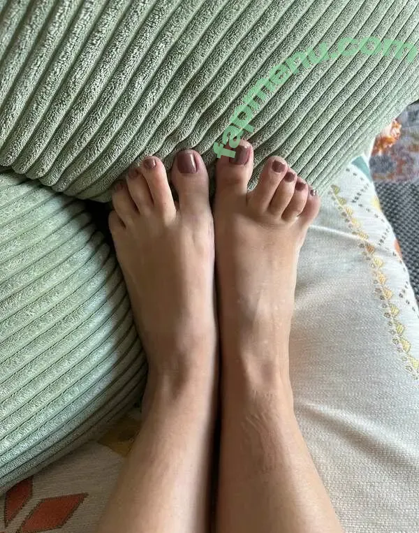 ughughughx3 nude photo #0177 (32ughughh / caaaaityyyy)
