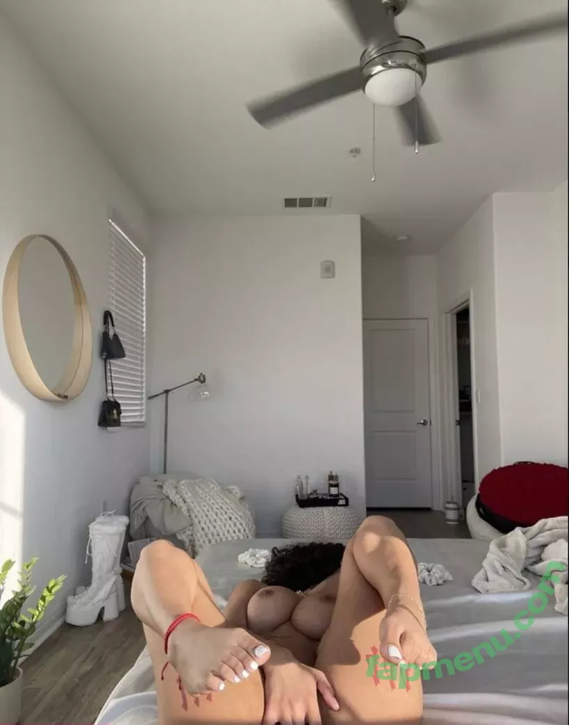 uhhliar nude photo #0062 (uhhlia / uhliaa / uhliaa._)