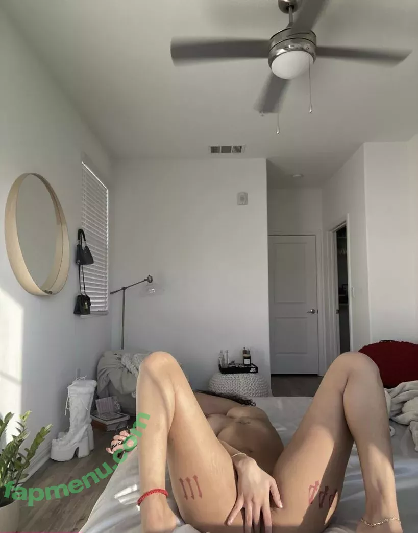 uhhliar nude photo #0082 (uhhlia / uhliaa / uhliaa._)