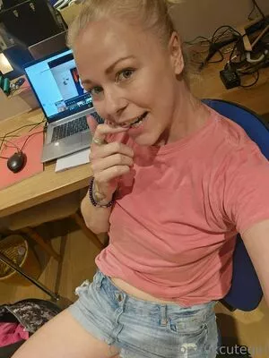 ukcutegirl / ukcutegirllucy nude photo #0020