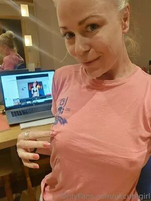 ukcutegirl / ukcutegirllucy nude photo #0021