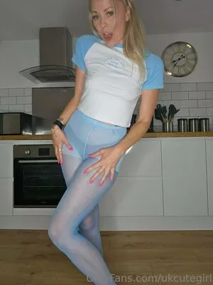 ukcutegirl / ukcutegirllucy nude photo #0074