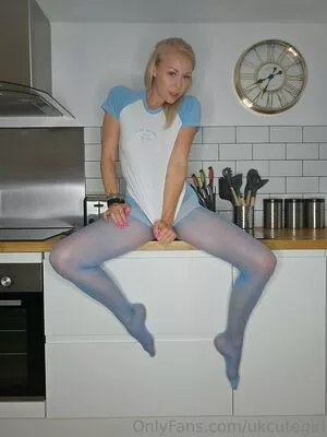 ukcutegirl / ukcutegirllucy nude photo #0081