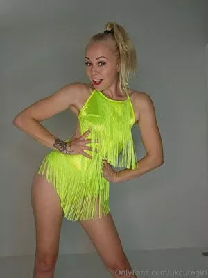 ukcutegirl / ukcutegirllucy nude photo #0191