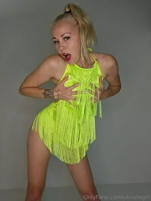 ukcutegirl / ukcutegirllucy nude photo #0192