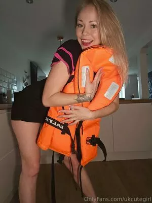 ukcutegirl / ukcutegirllucy nude photo #0421