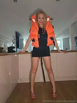 ukcutegirl / ukcutegirllucy nude photo #0423