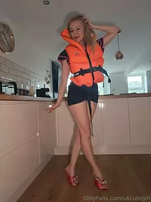 ukcutegirl / ukcutegirllucy nude photo #0433