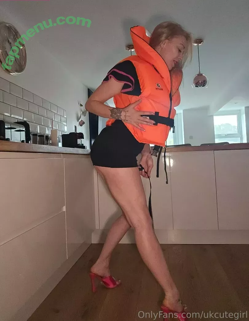 ukcutegirl nude photo #0429 (ukcutegirllucy)