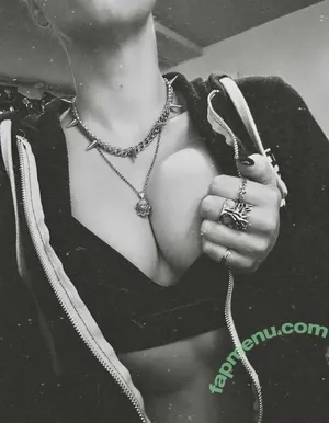 Umbralescent nude photo #0124