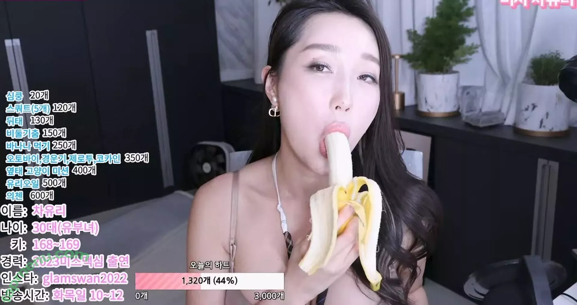 UMC MODEL nude photo #0433 (ra_yuni_)