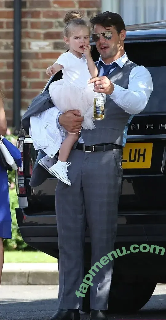 Una Healy nude photo #0355 (unahealy)