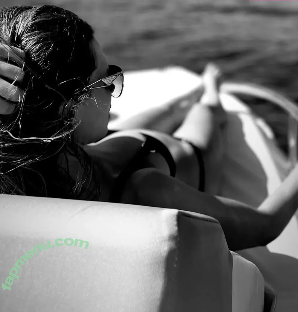 Una Healy nude photo #0379 (unahealy)