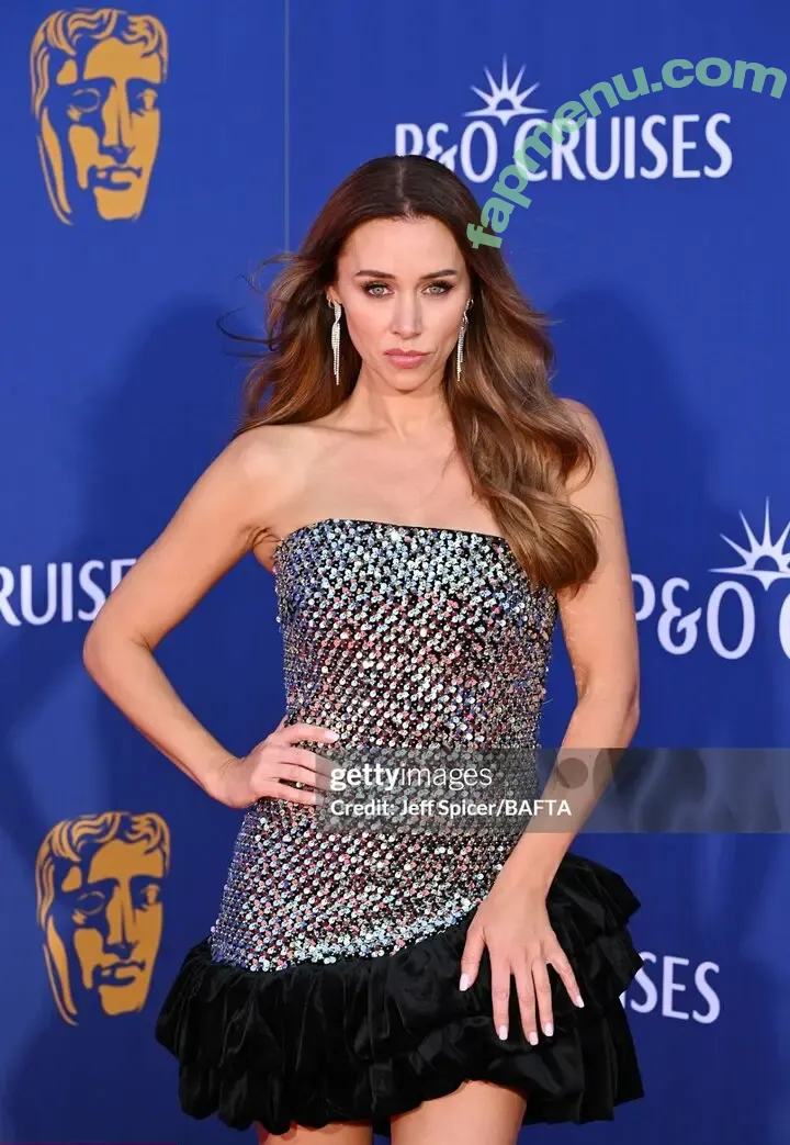 Una Healy nude photo #1089 (unahealy)