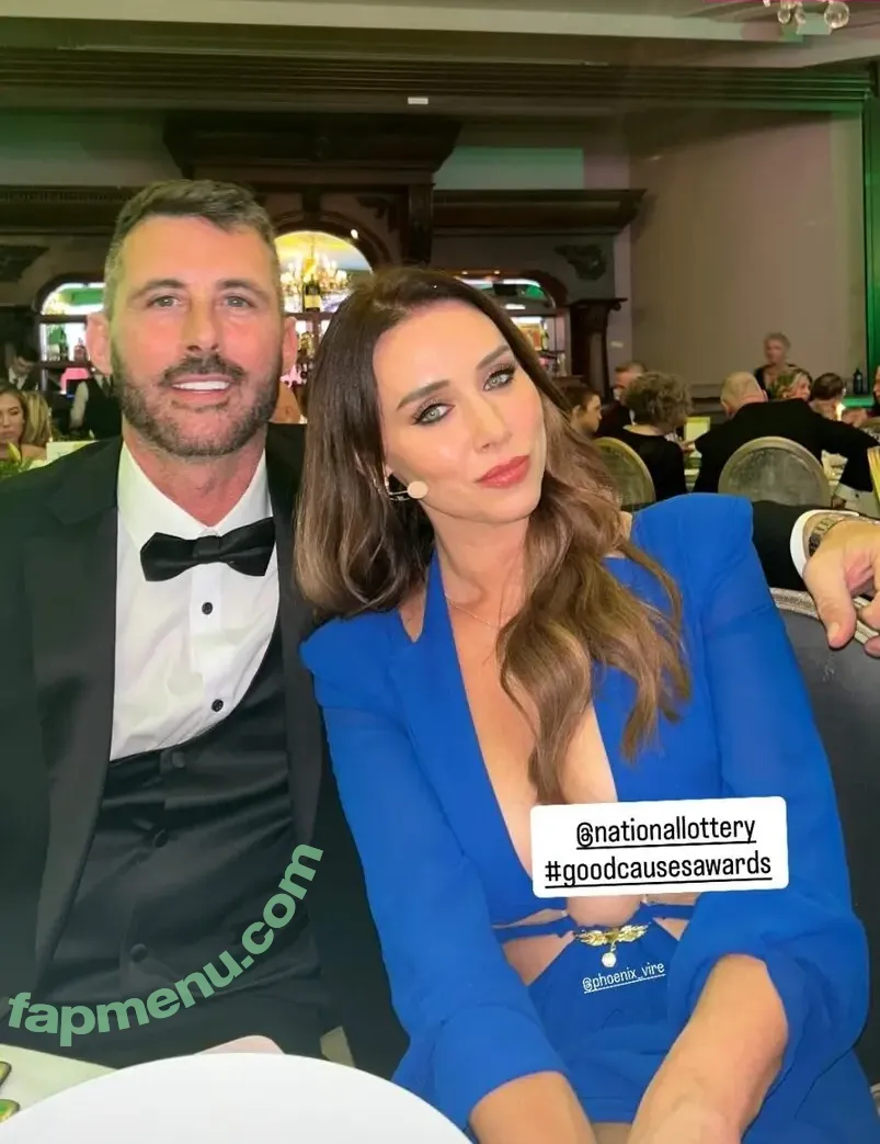 Una Healy nude photo #1215 (unahealy)