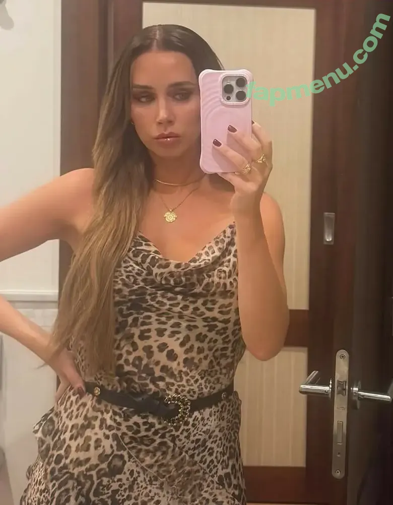 Una Healy nude photo #1228 (unahealy)