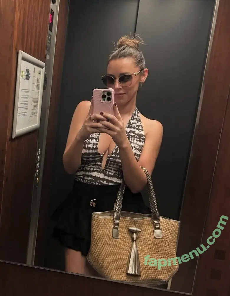 Una Healy nude photo #1230 (unahealy)