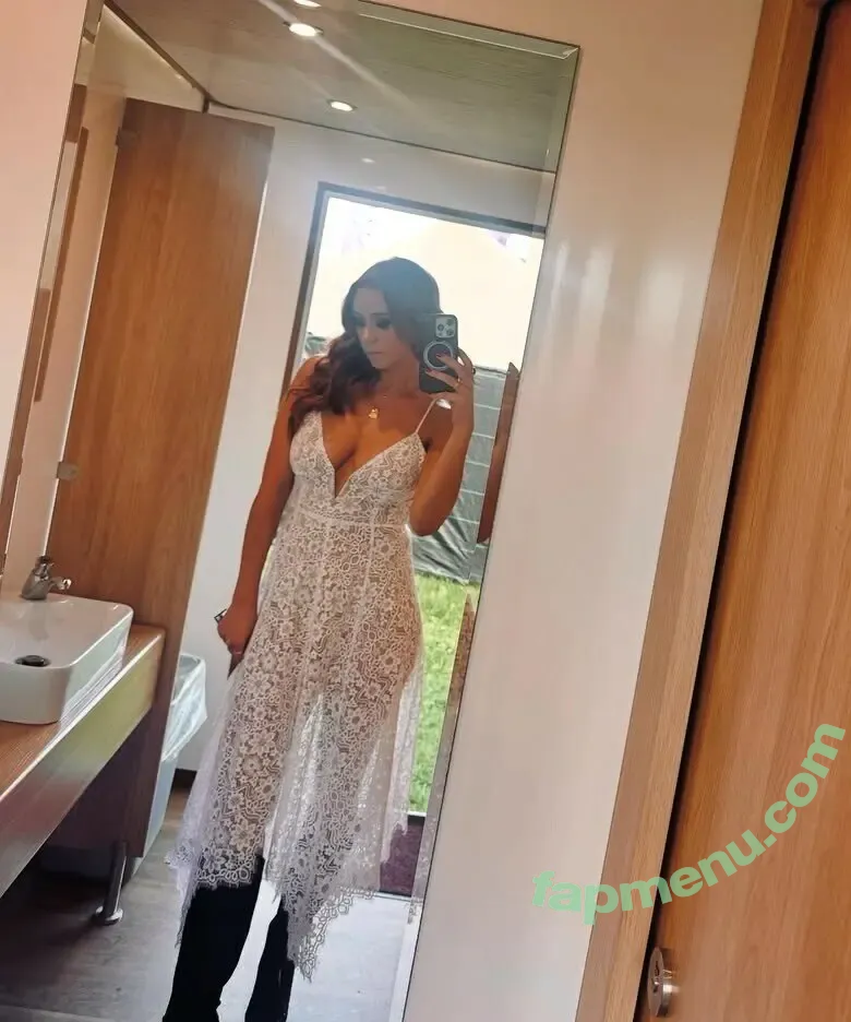 Una Healy nude photo #1236 (unahealy)