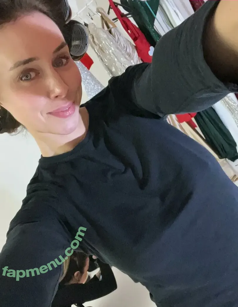 Una Healy nude photo #1274 (unahealy)