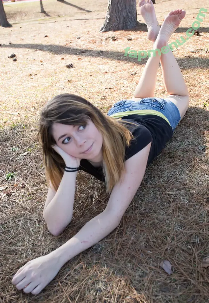 Uncanny Megan nude photo #0063 (Uncanny Megan)