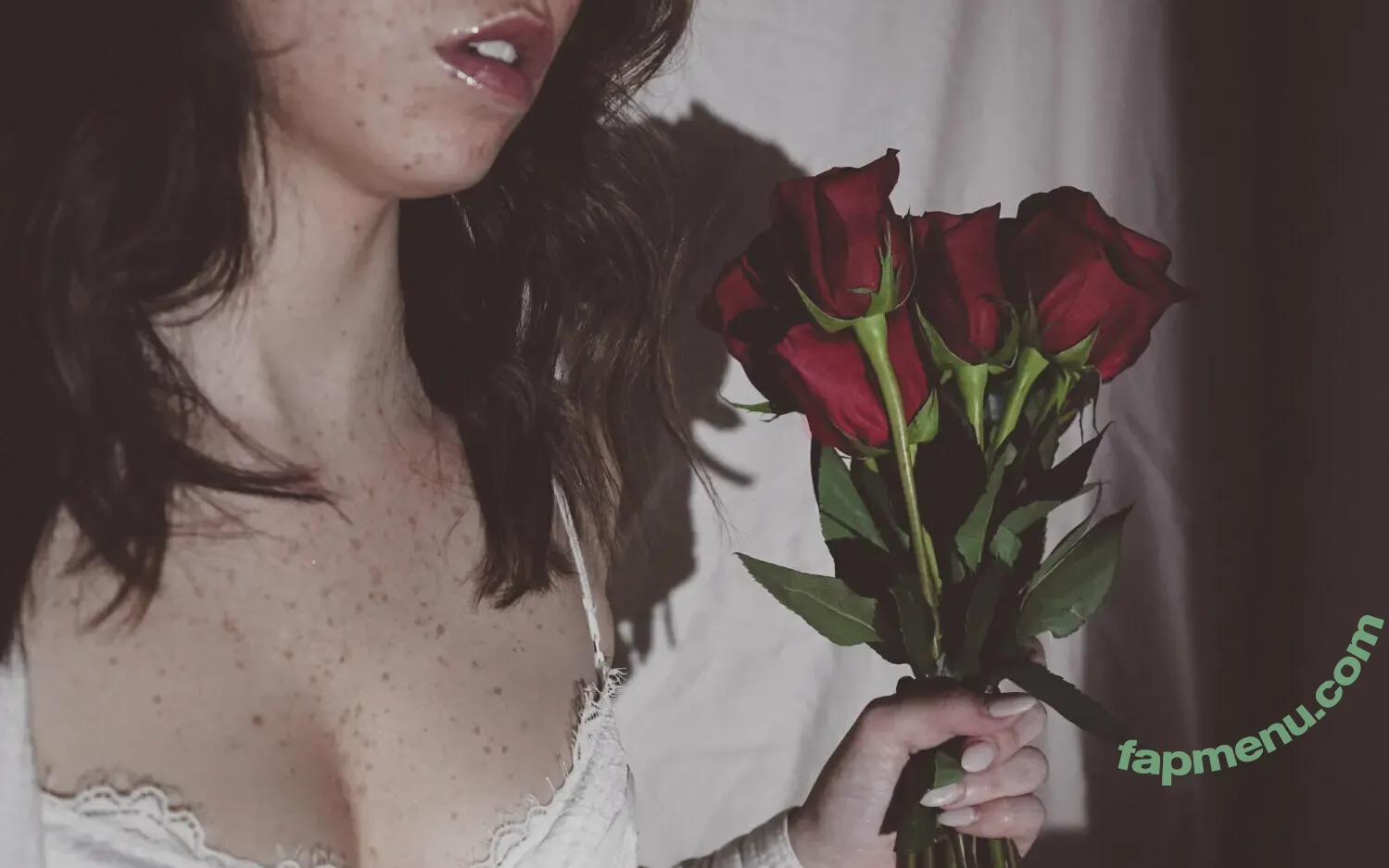 uncensoredbrit2 nude photo #0041 (uncutanduncensoredpodcast)