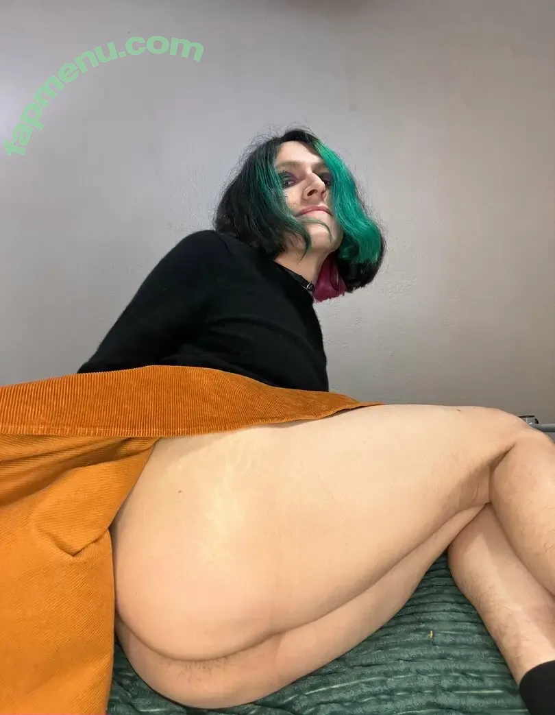uncut_emerald nude photo #0022 (emeralduncut)
