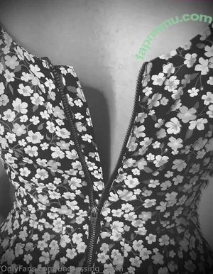 undressing_room / theundressingroompodcast nude photo #0004
