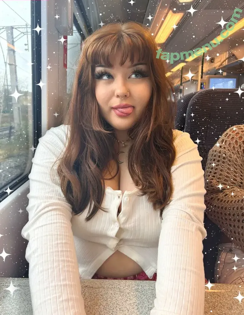 Unholyhollyy nude photo #0012 (foobey)