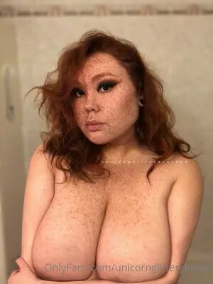 Unicornglitteryblood / Unicornglittern / milly.peachy nude photo #0029