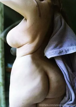 Unicornglitteryblood / Unicornglittern / milly.peachy nude photo #0070