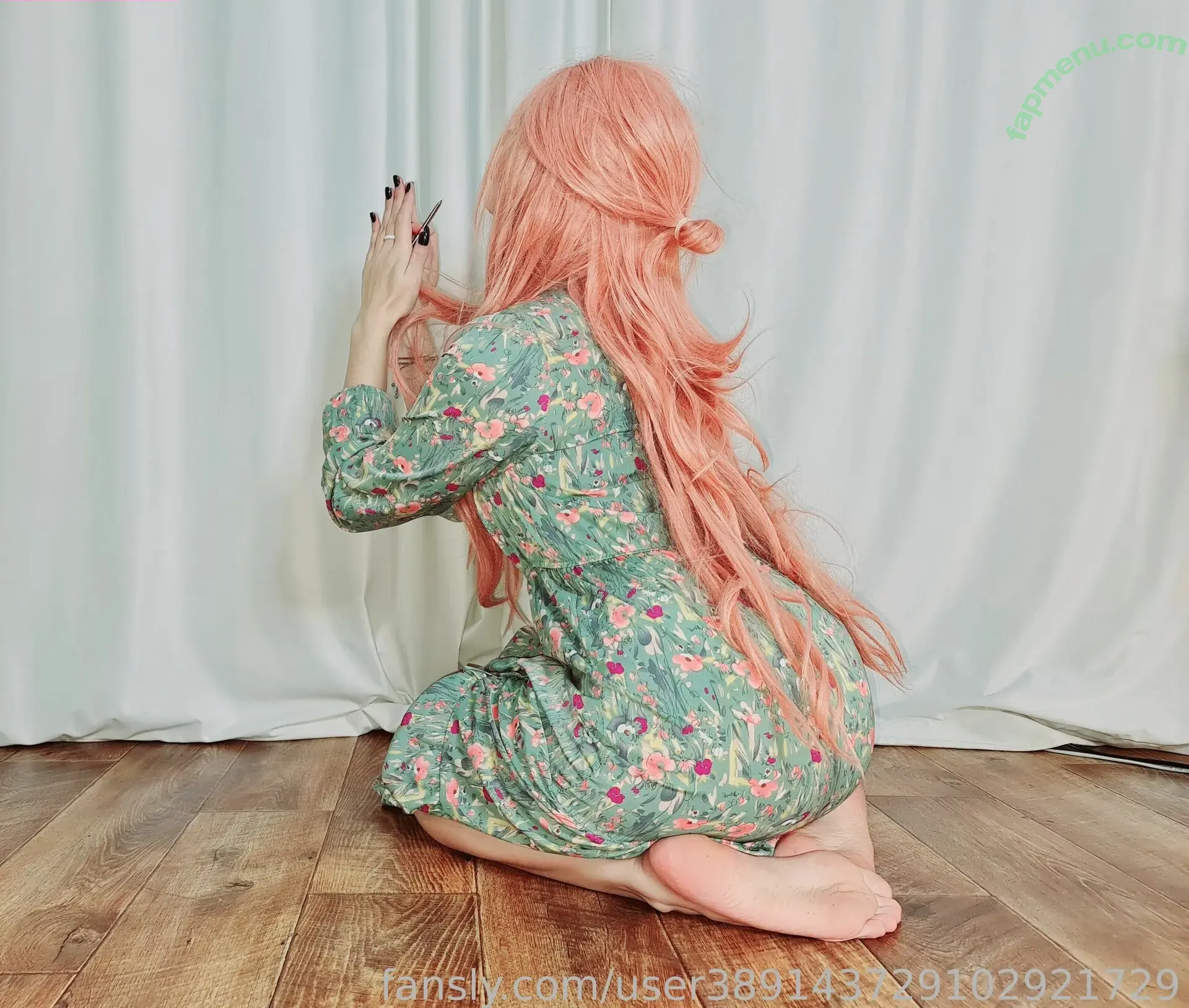 unicornsfeet nude photo #0001 (PinkGirlViki / PinkViki / strupedsofunicorns / victoriavikiv)