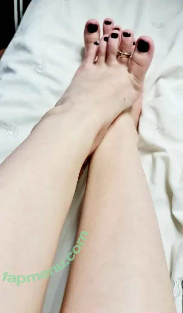 unicornsfeet nude photo #0038 (PinkGirlViki / PinkViki / strupedsofunicorns / victoriavikiv)