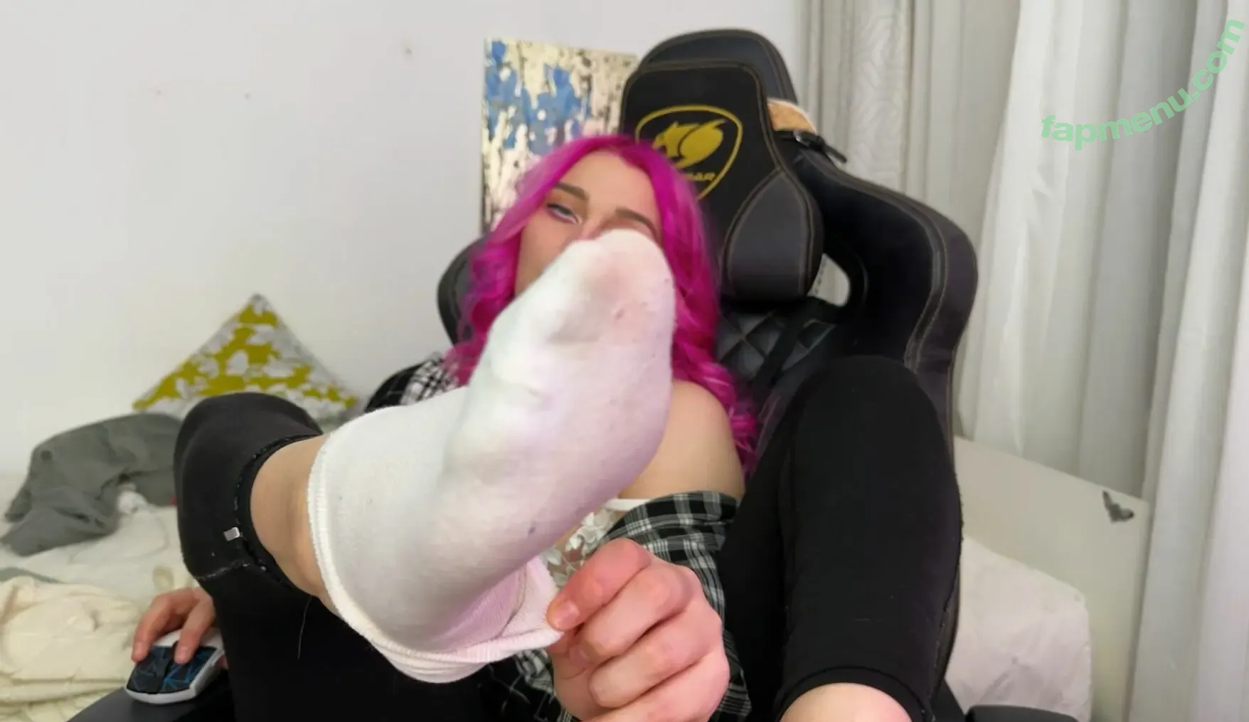 unicornsfeet nude photo #0189 (PinkGirlViki / PinkViki / strupedsofunicorns / victoriavikiv)