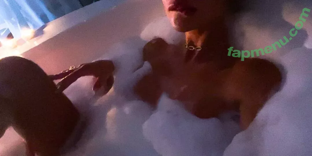 Unrealcobaine nude photo #0105 (Missa Julia / unrealcobain)