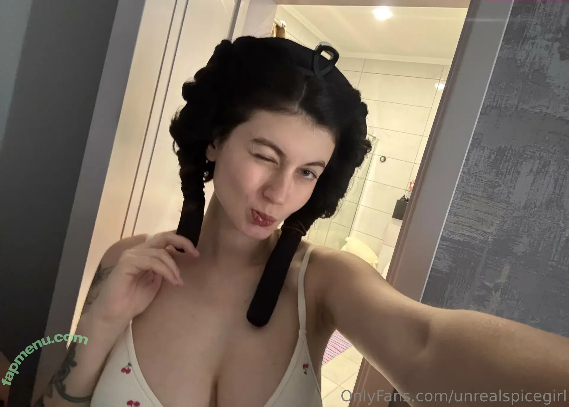 Unrealspicegirl nude photo #0050 (Hot Spice / spacegirltanya)