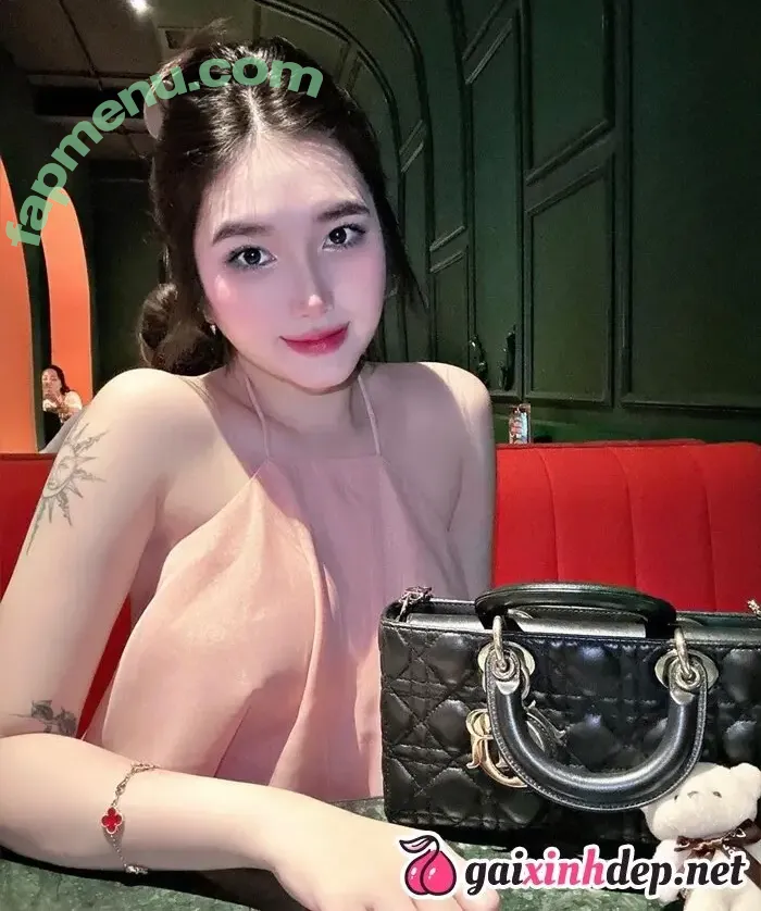 Ununneee nude photo #0050 (Ununneee)