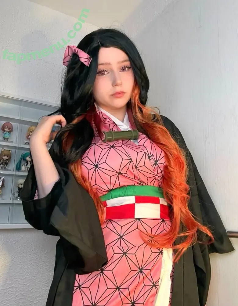 Upminaa nude photo #0003 (Upminaa)