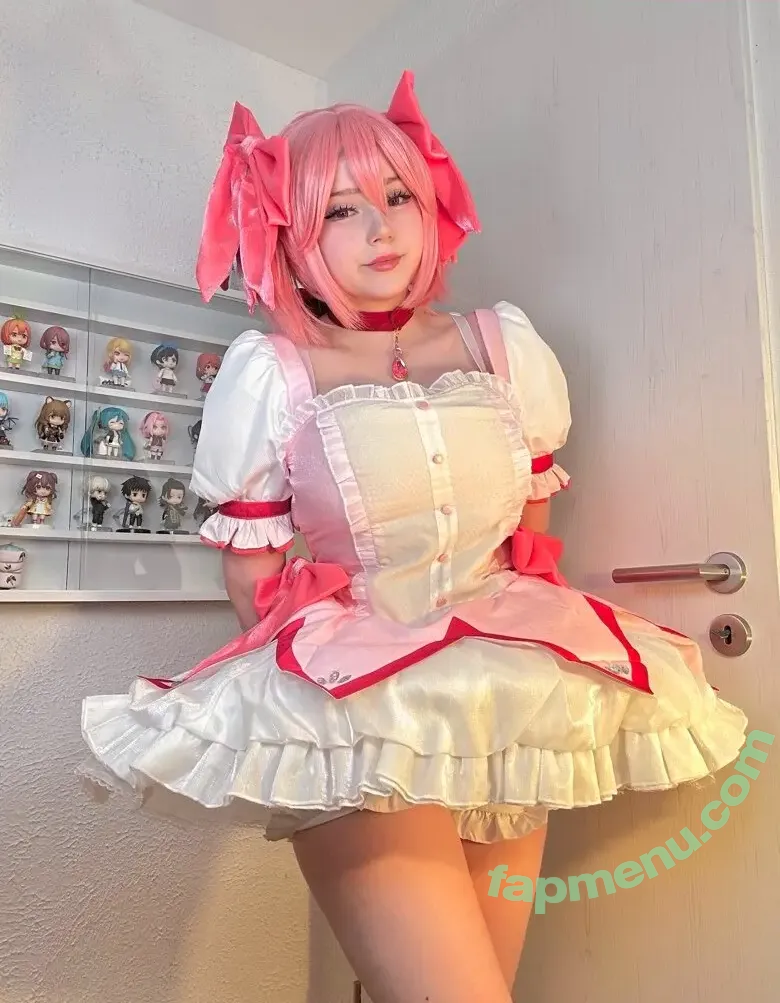 Upminaa nude photo #0011 (Upminaa)