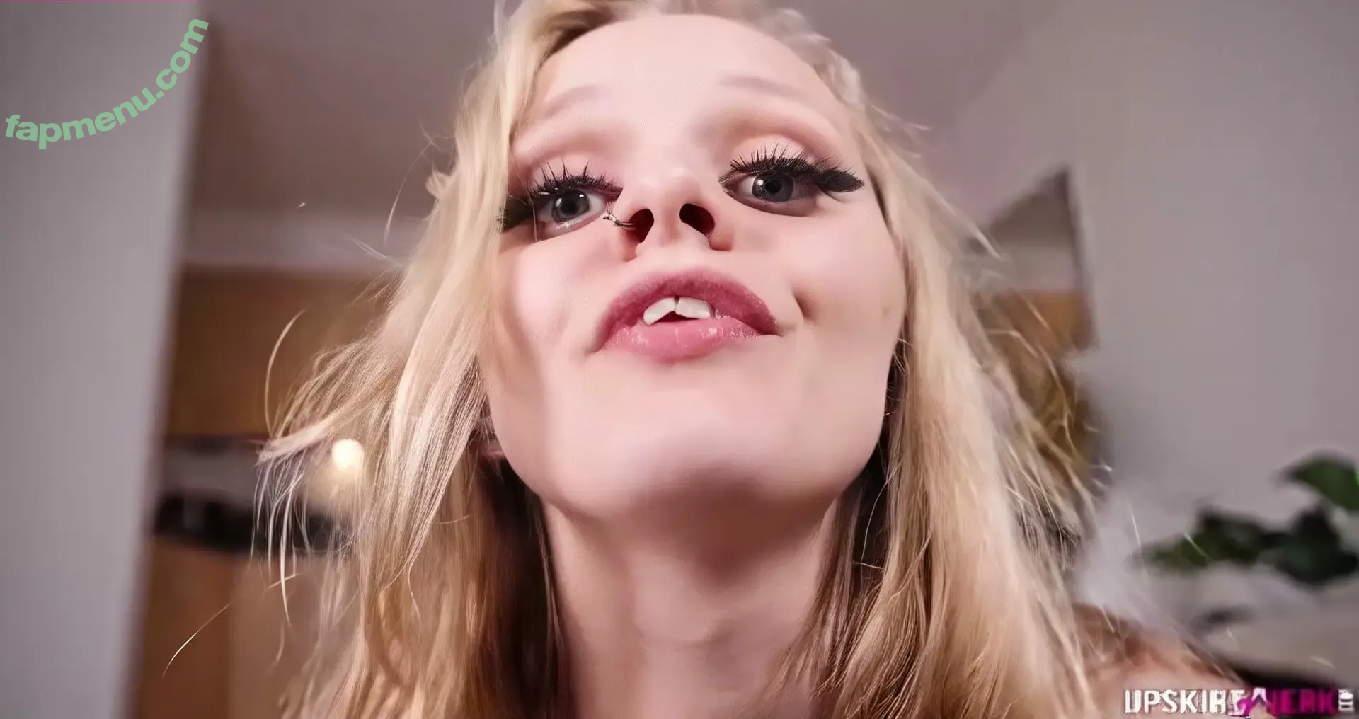 Upskirtjerk nude photo #0060 (Upskirtjerk)